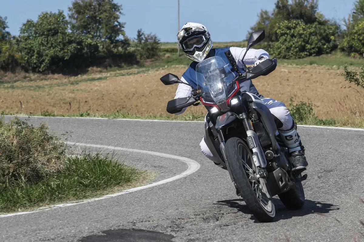 Moto Morini Alltrhike 450: la migliore adventure sotto i 6000 euro? - la prova di Moto.it [VIDEO e GALLERY] (17)
