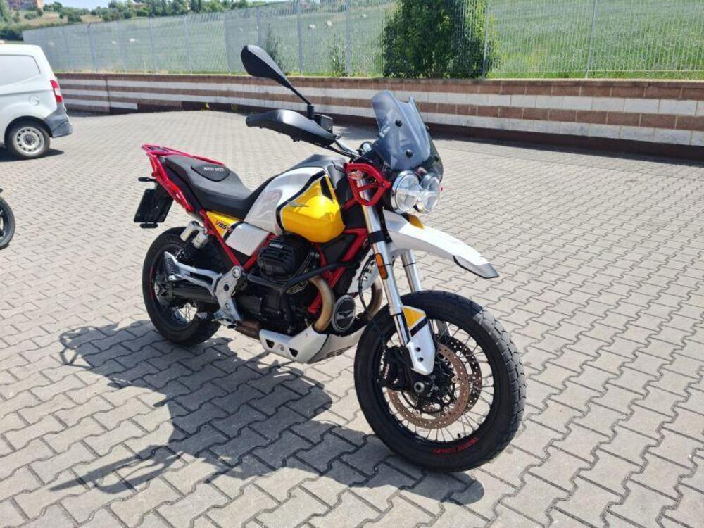 Moto Guzzi V85 TT Evocative Graphics (2019 - 20) (2)