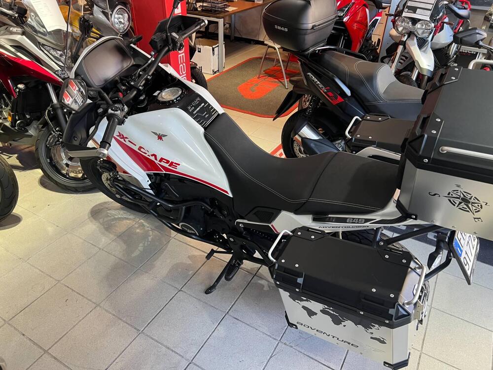 Moto Morini X-Cape 650 (2021 - 25) (3)