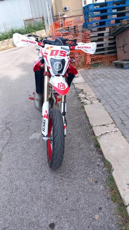 Husqvarna SM 125 (2010 - 12) (4)