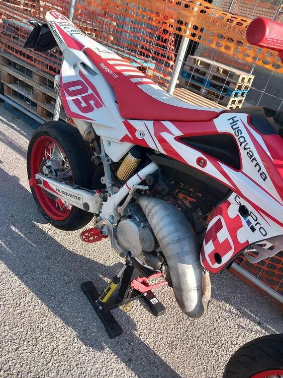 Husqvarna SM 125 (2010 - 12) (5)