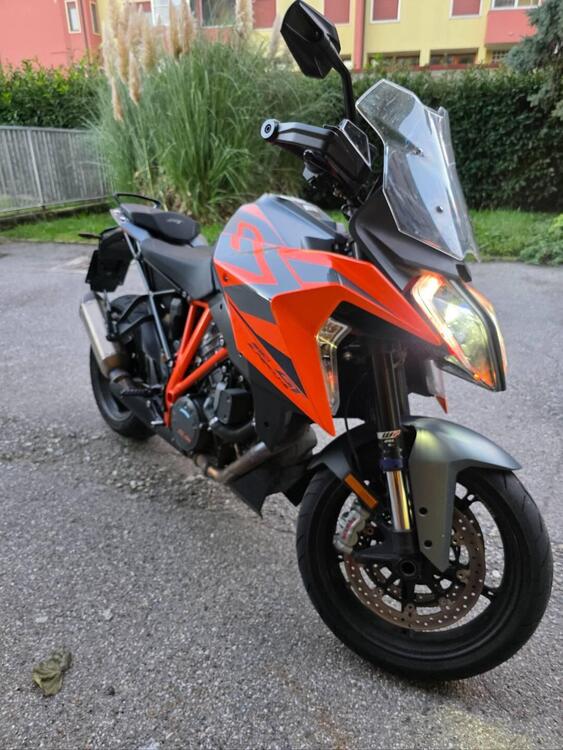 KTM 1290 Super Duke GT (2022 - 25) (3)
