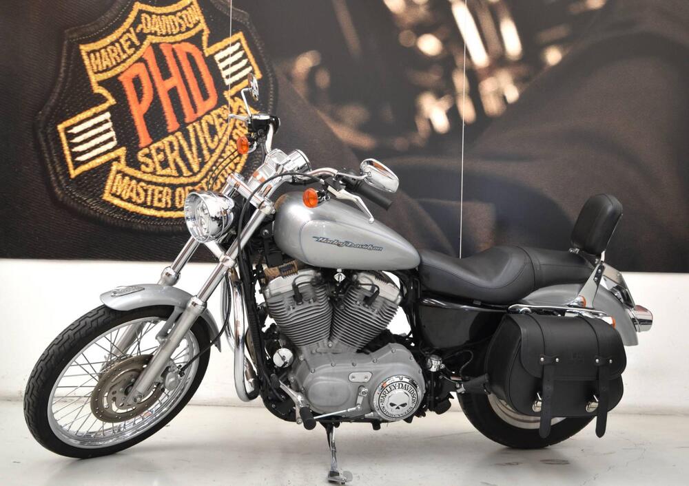 Harley-Davidson 883 Custom (2006 - 07) - XL 883C (4)