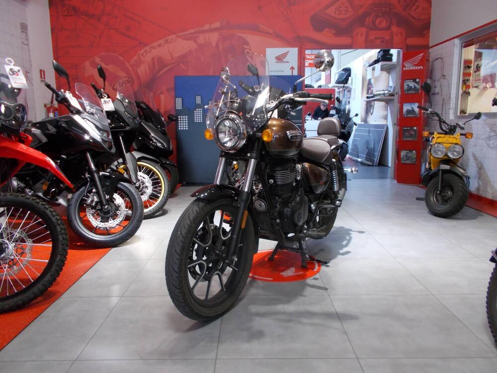 Royal Enfield Meteor 350 Supernova (2021 - 25) (3)