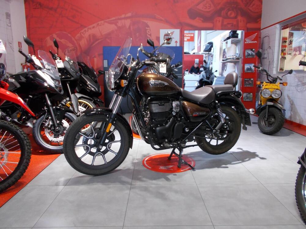 Royal Enfield Meteor 350 Supernova (2021 - 25) (4)