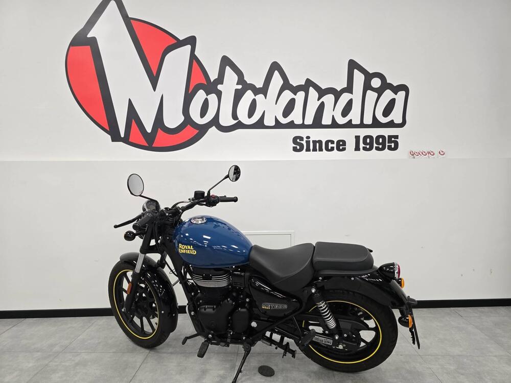 Royal Enfield Meteor 350 Fireball (2021 - 25) (2)