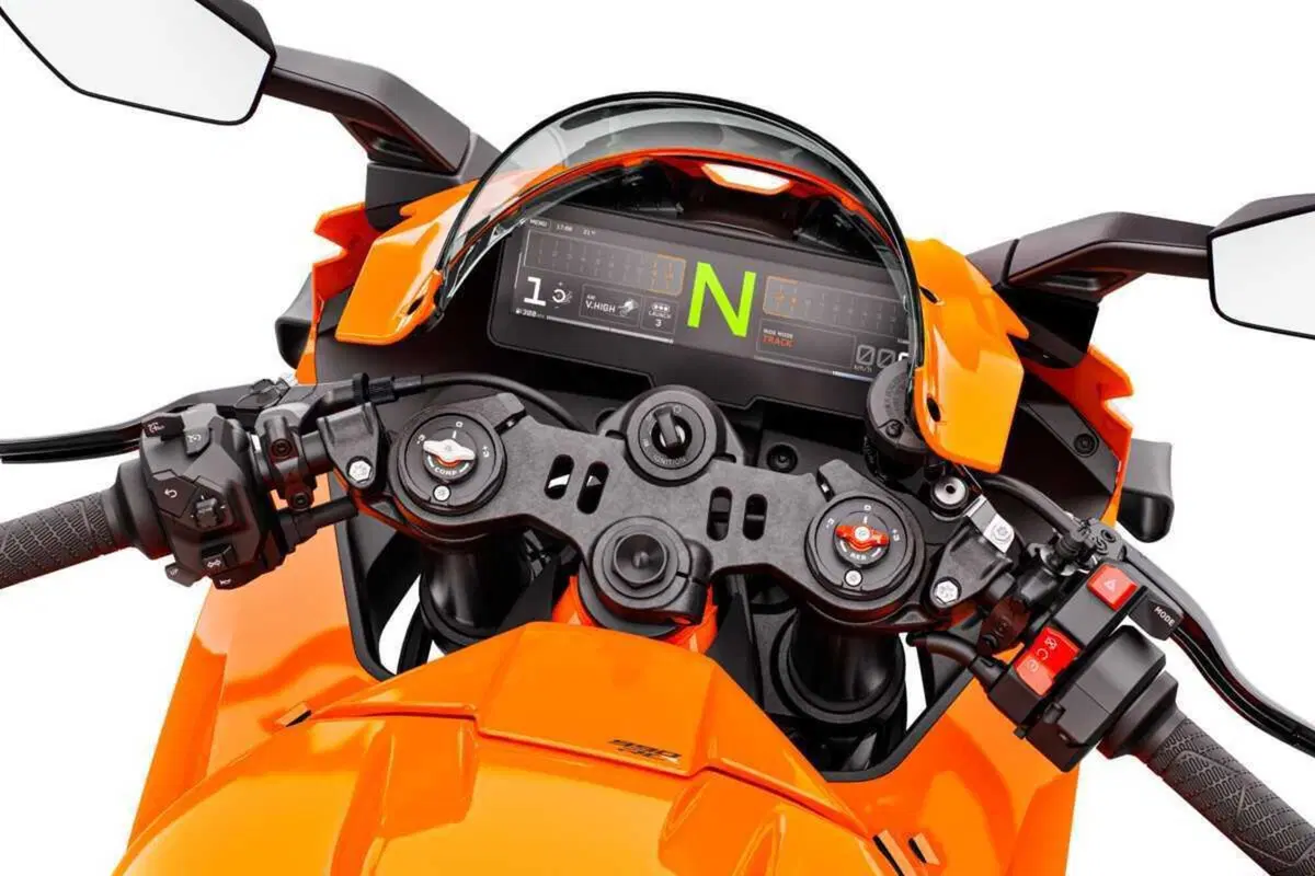 KTM 990 RC R 2026: lei è l'erede della RC8. Ecco il prezzo [VIDEO E GALLERY] (17)