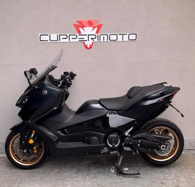 Yamaha T-Max 560 Tech Max (2022 - 24) (2)