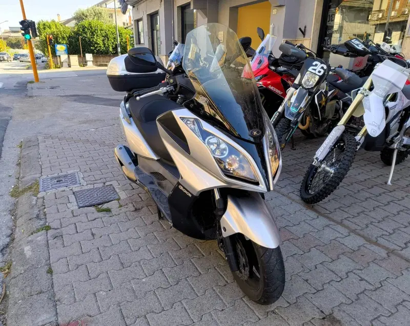 Kymco Downtown 300i ABS (2009 - 17) (2)