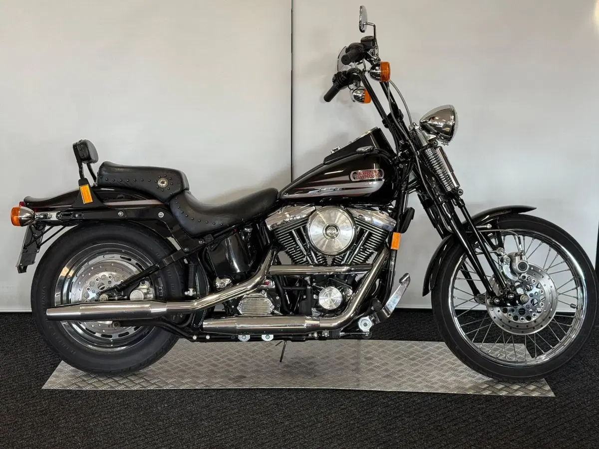 Harley-Davidson 1340 Heritage Springer (1997 - 99) - FLSTS