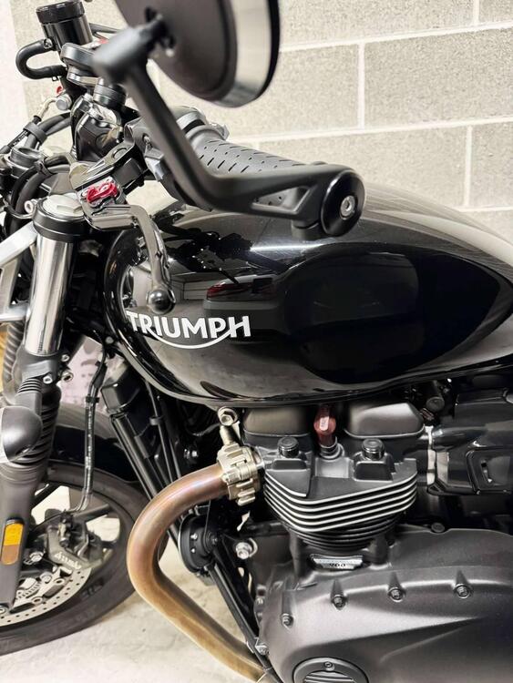 Triumph Street Twin 900 (2021 - 22) (2)