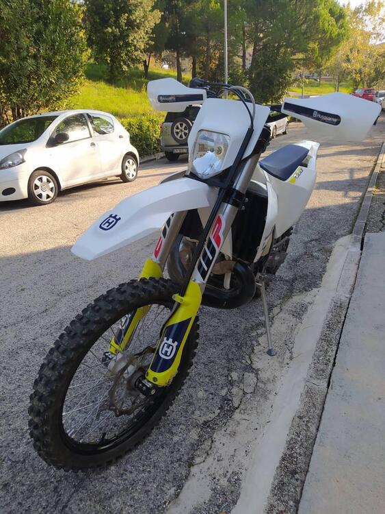 Husqvarna TE 300i (2019) (3)