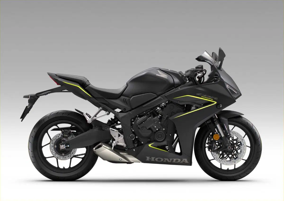 Honda CBR650R e CB650R si aggiornano: ecco le nuove colorazioni 2026 [GALLERY] (4)