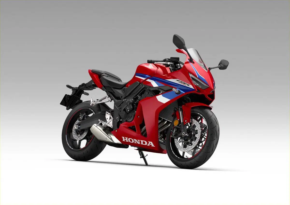 Honda CBR650R e CB650R si aggiornano: ecco le nuove colorazioni 2026 [GALLERY] (6)
