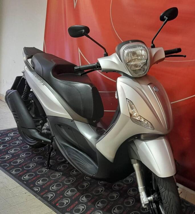 Piaggio Beverly 300 S i.e. ABS-ASR (2016 - 20) (2)