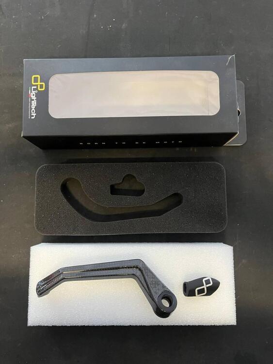 Protezione leva freno in Carbonio Lightech