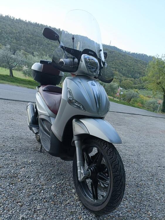 Piaggio Beverly 350 SportTouring ie ABS (2011 - 17)