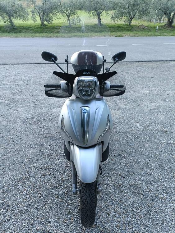 Piaggio Beverly 350 SportTouring ie ABS (2011 - 17) (2)