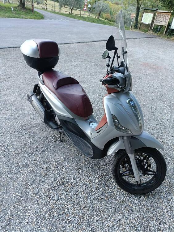 Piaggio Beverly 350 SportTouring ie ABS (2011 - 17) (4)