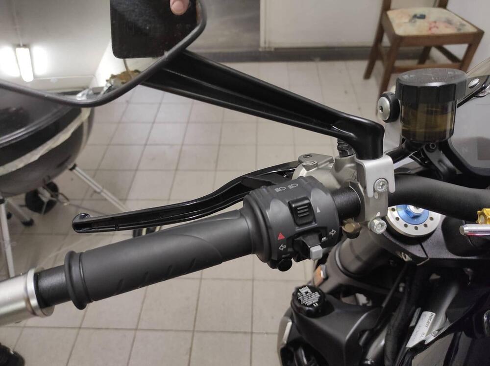 Ducati Monster 1200 R (2016 - 19) (4)