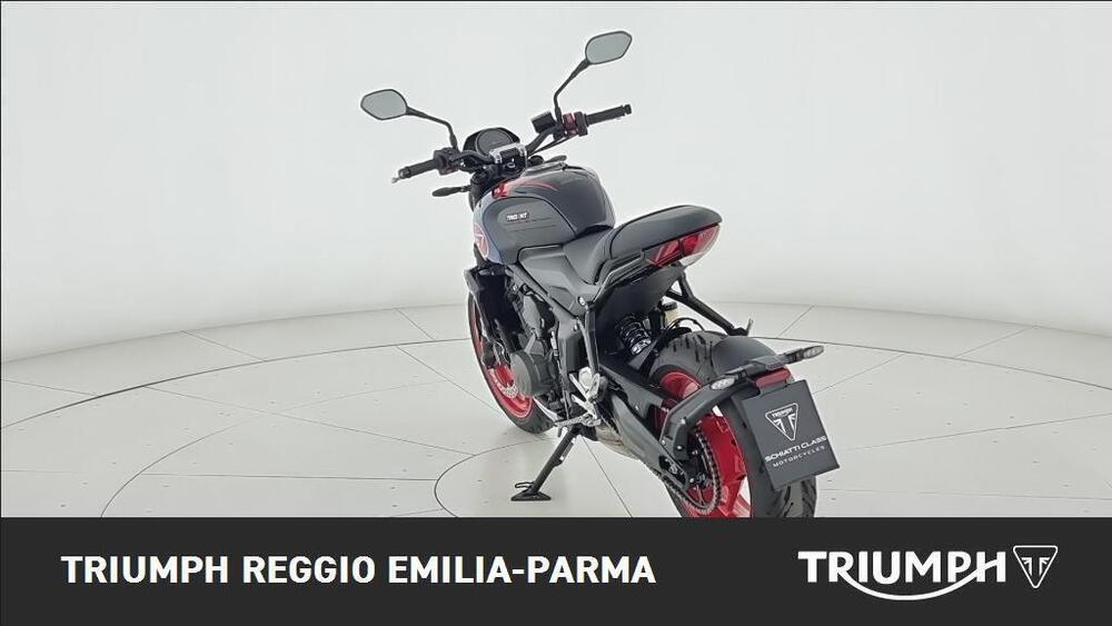 Triumph Trident 660 Triple Tribute Edition (2024) (3)