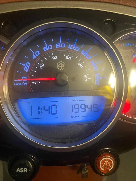 Piaggio Beverly 350 SportTouring ie ABS (2011 - 17) (5)