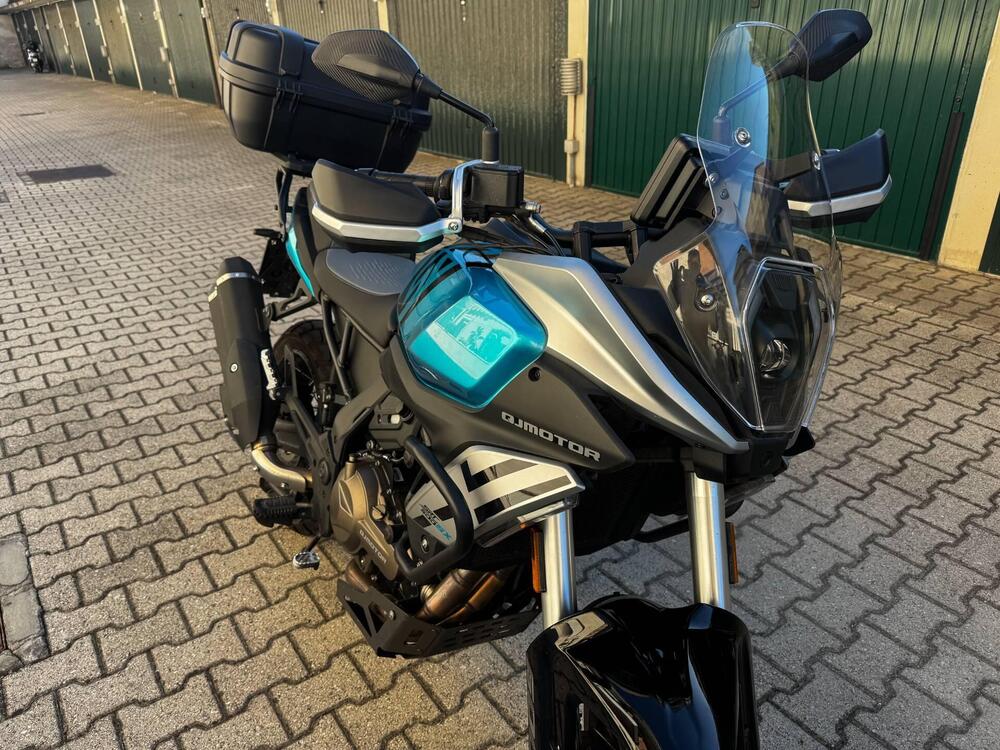 QJ Motor SRT 600 SX (2024 - 25)