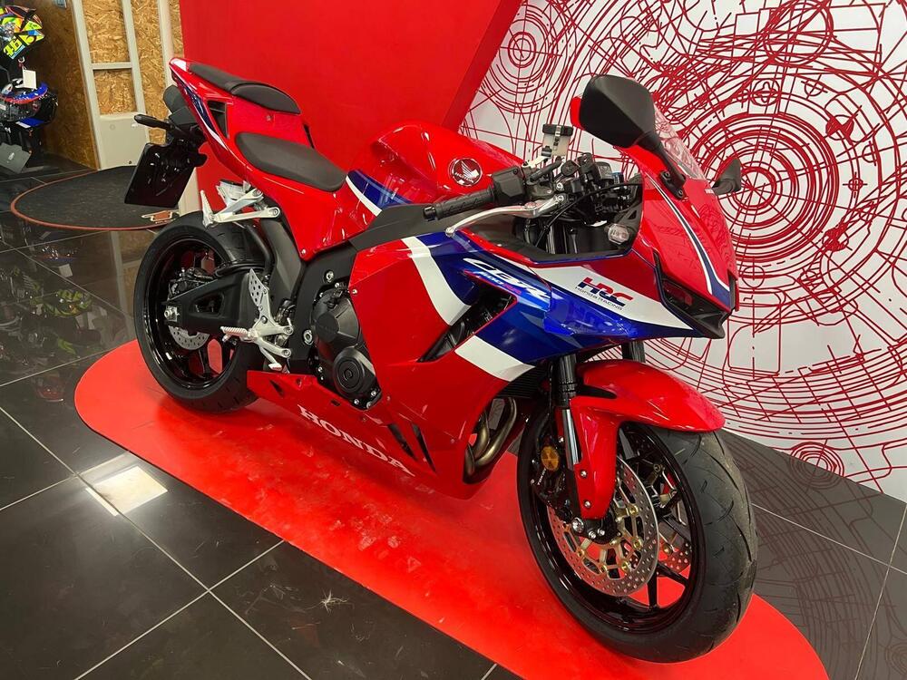 Honda CBR 600 RR (2024 - 25) (2)