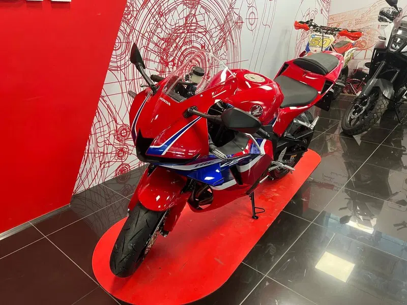 Honda CBR 600 RR (2024 - 26) (4)