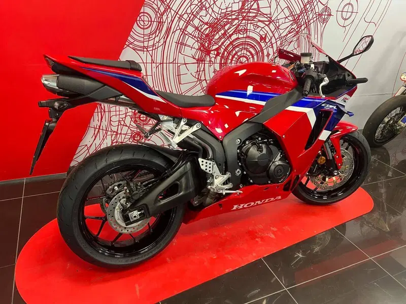 Honda CBR 600 RR (2024 - 26) (5)