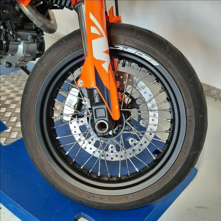 KTM 690 SMC R (2023 - 25) (3)