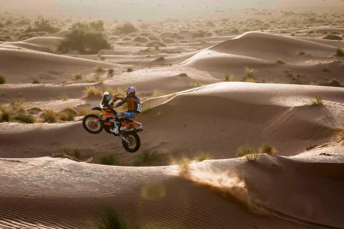 Rally-Raid. Marocco flash, D2. Tappa a Schareina e Al Attiyah, Sanders e Roma leader [VIDEO]