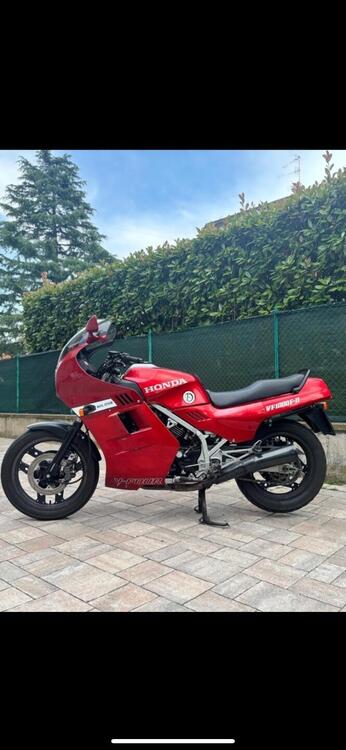 Honda VF 1000 F2