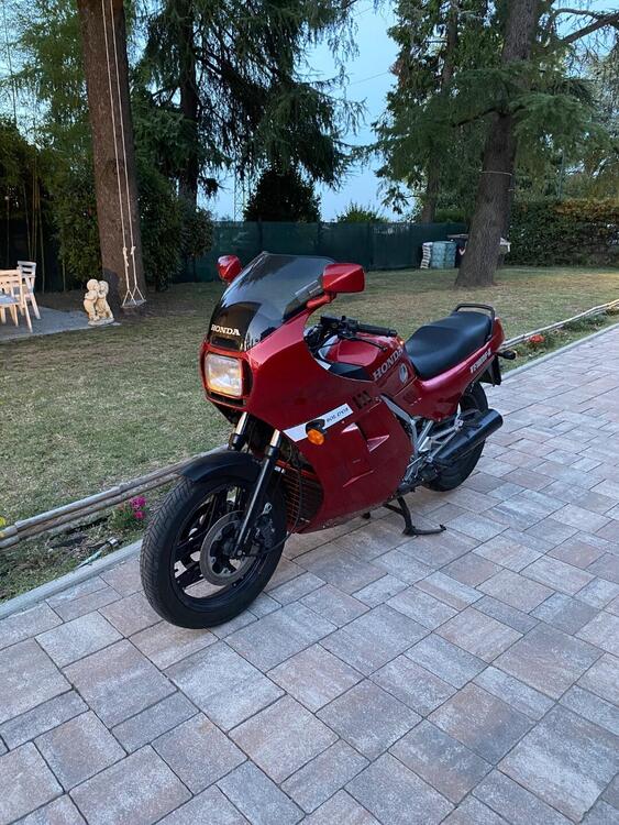 Honda VF 1000 F2 (3)