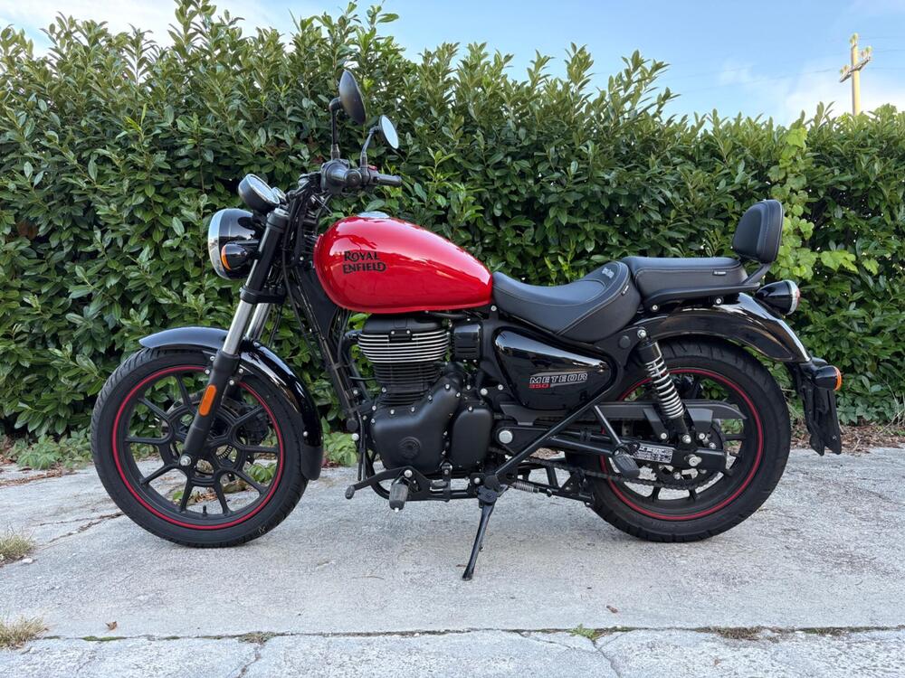 Royal Enfield Meteor 350 Fireball (2021 - 25)