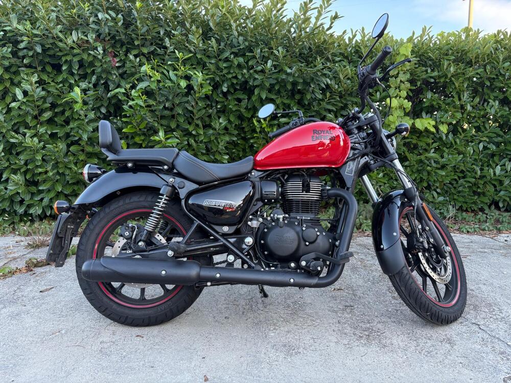 Royal Enfield Meteor 350 Fireball (2021 - 25) (2)