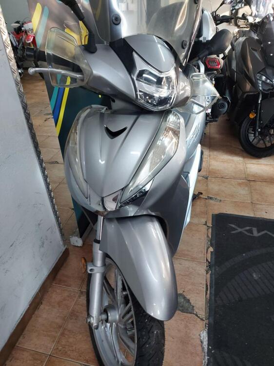 Honda SH 300 i ABS (2016 - 20) (2)