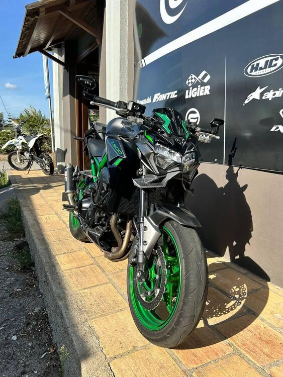 Kawasaki Z 900 (2021 - 24) (2)