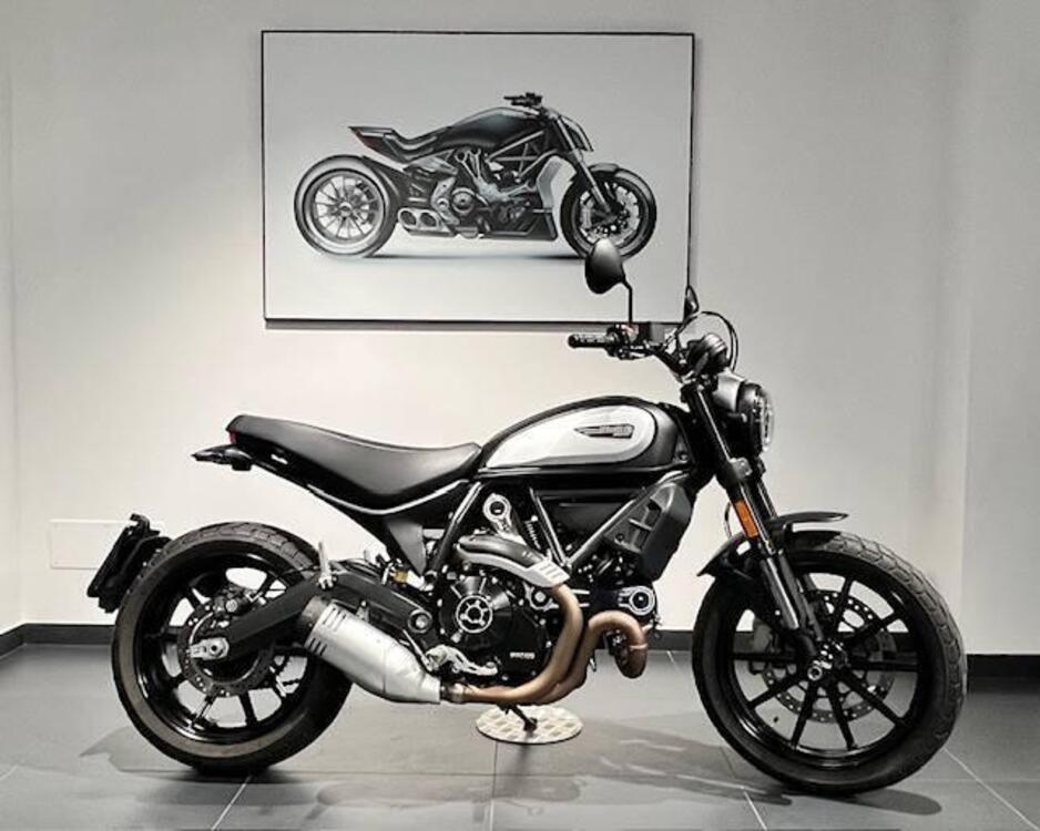 Ducati Scrambler 800 Icon Dark (2021 - 22)