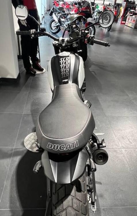 Ducati Scrambler 800 Icon Dark (2021 - 22) (2)