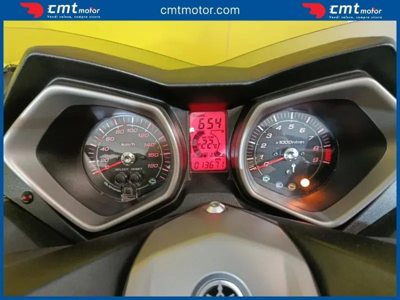 Yamaha X-Max 400 ABS (2013 - 16) (6)