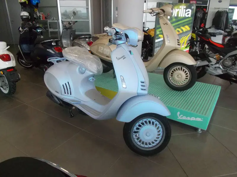 Vespa Vespa 946 Snake 125 (2025)