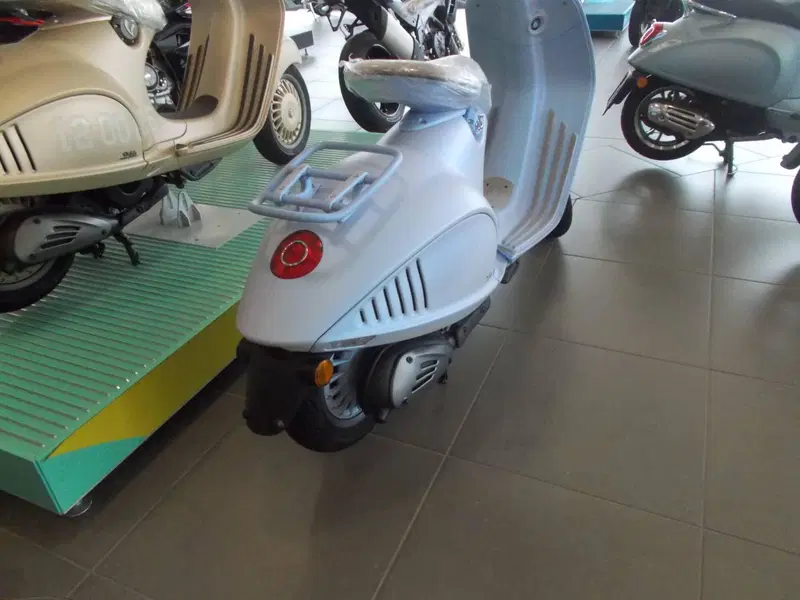 Vespa Vespa 946 Snake 125 (2025) (3)