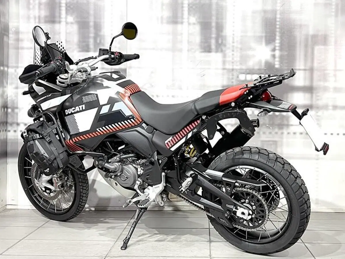 Ducati DesertX (2022 - 25) (2)