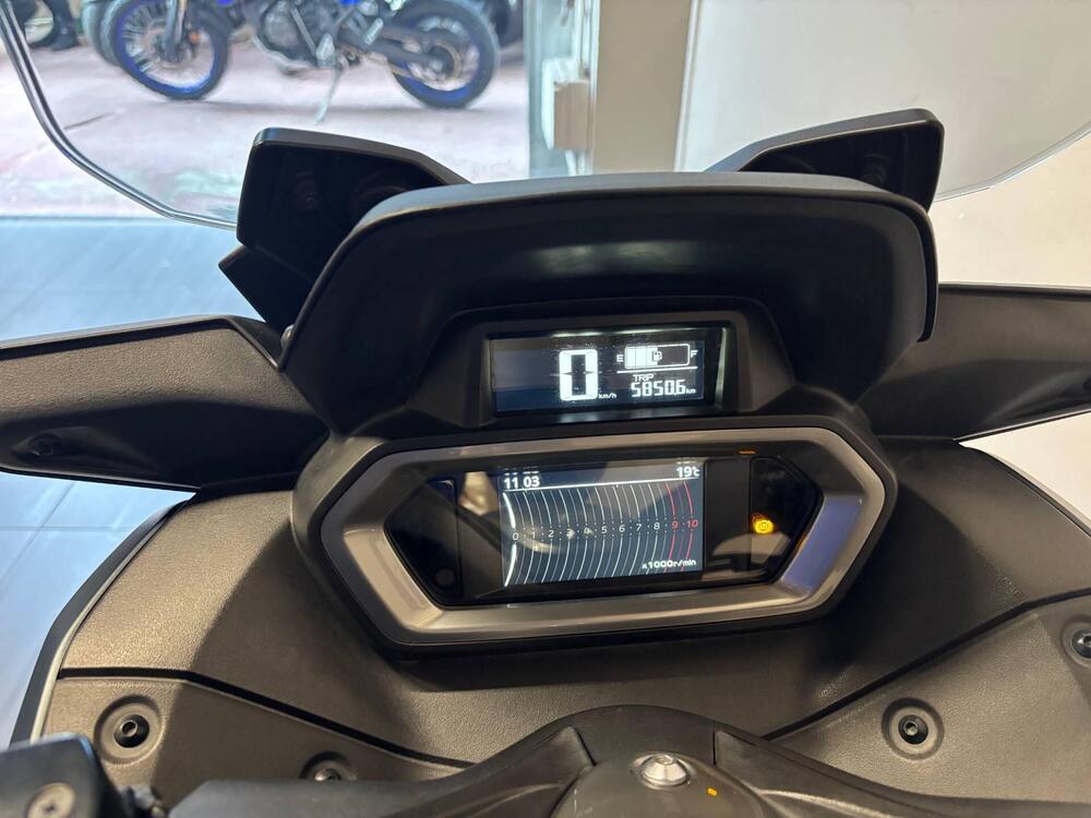 Yamaha X-Max 300 Tech Max (2021 - 24) (4)