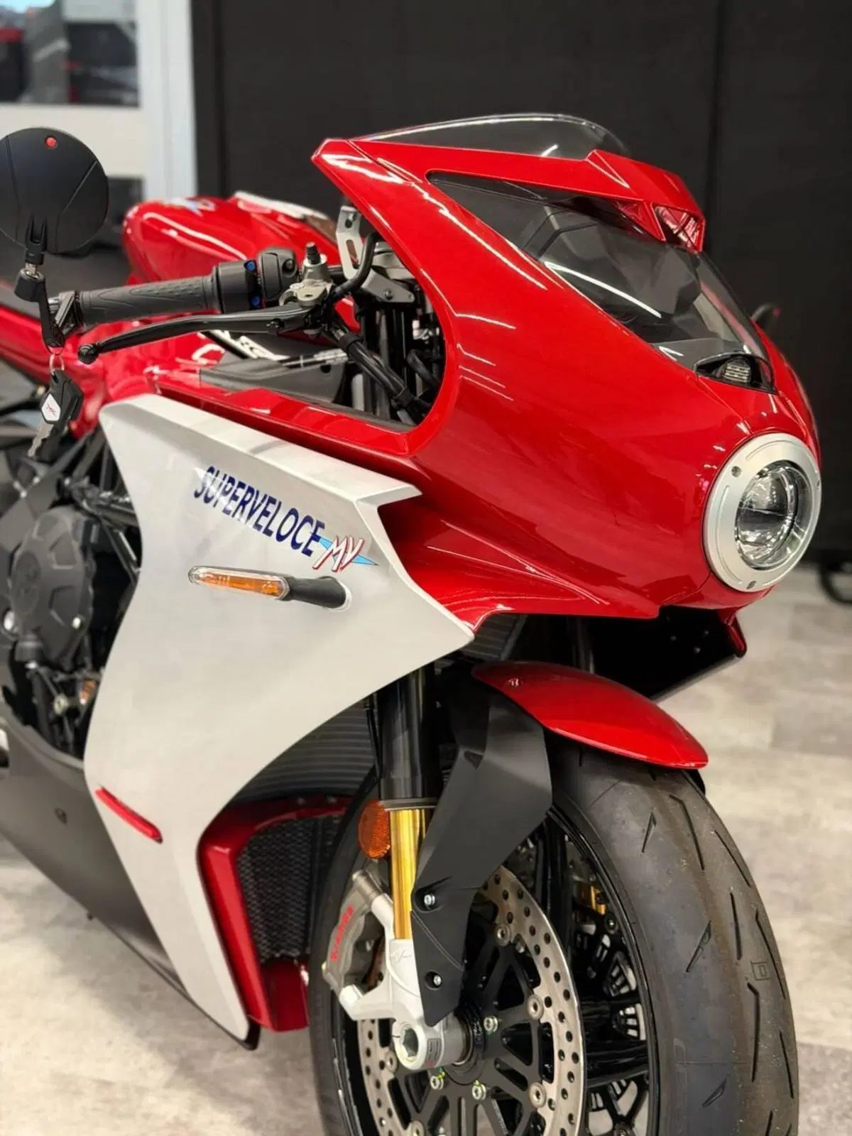 MV Agusta Superveloce 800 (2021 - 25) (3)
