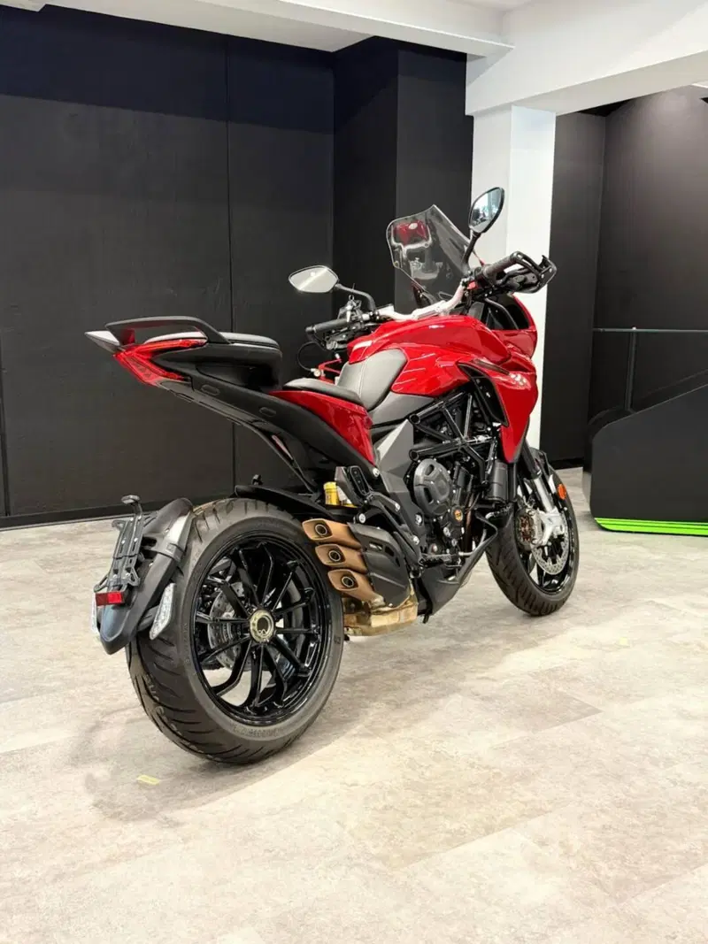 MV Agusta Turismo Veloce 800 R (2023 - 26) (4)