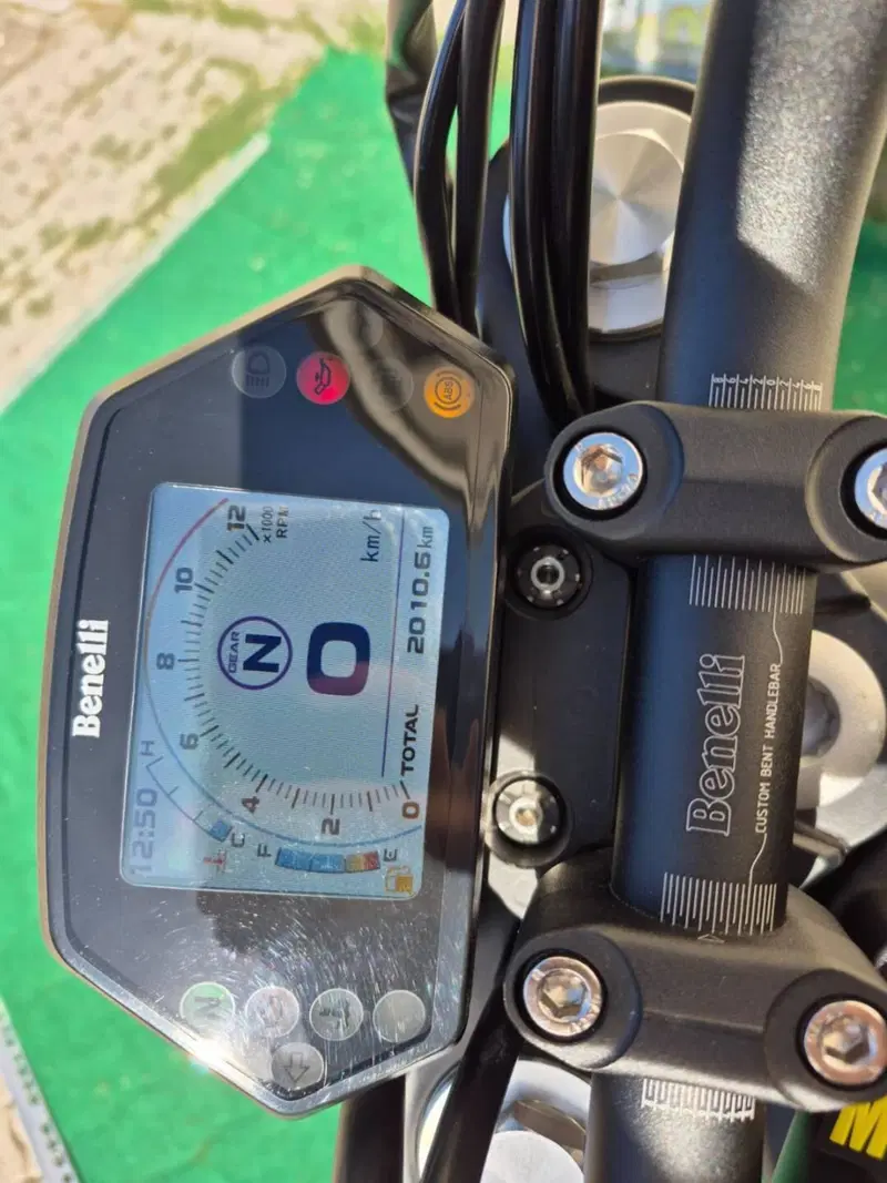 Benelli 502 C (2021 - 25) (4)