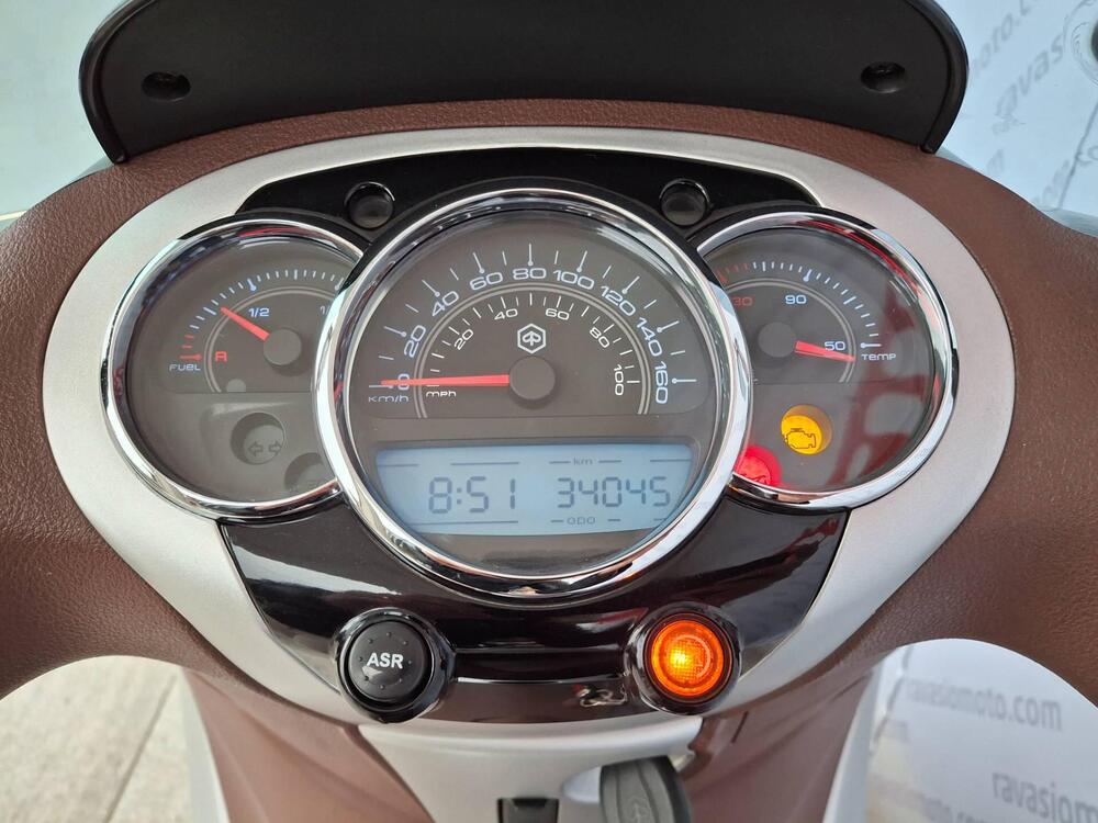 Piaggio Beverly 300 i.e. ABS-ASR (2016 - 20) (4)