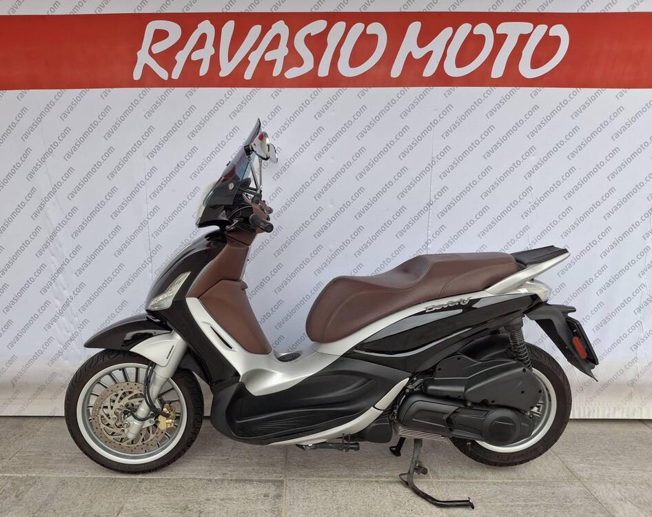 Piaggio Beverly 300 i.e. ABS-ASR (2016 - 20) (2)